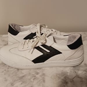 Andrea Conti Classic White And Black Women's Leather Sneakers